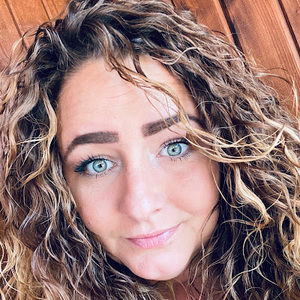 Meet your Posher, Lena